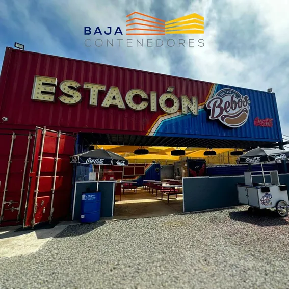 Local comercial construido con contenedores